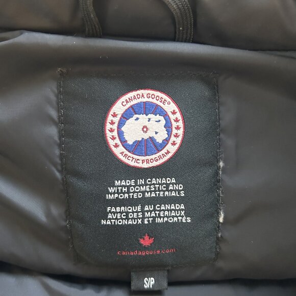 Canada Goose Freestyle Downfill Vest - Black. Size Small - Picture 2 of 4